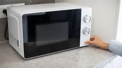 Nejčastější chyba, kvůli které můžete svou mikrovlnku nadobro zničit