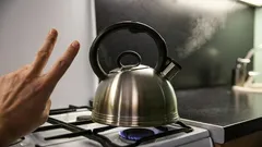 Je bezpečné znovu převařovat už jednou převařenou vodu?